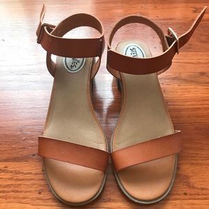 Brown ankle sandals size 5